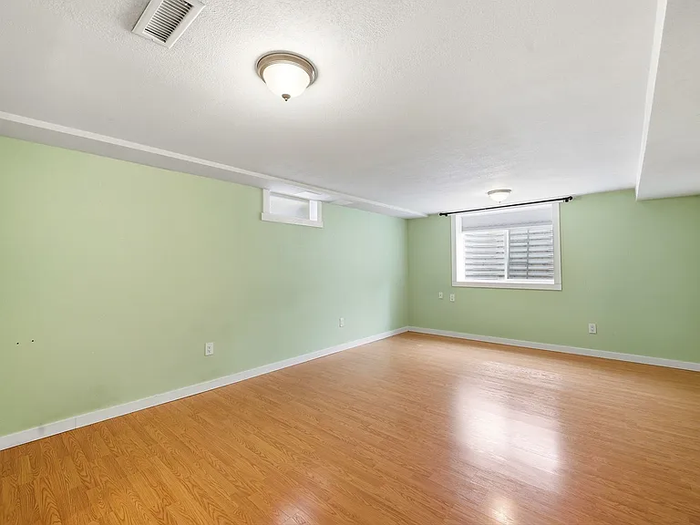1275 W 4th Ave — Photo 31