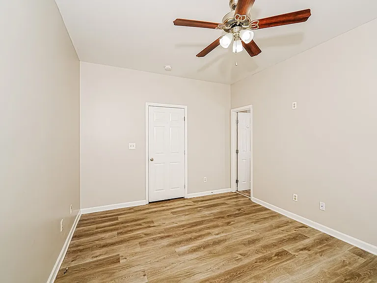 310 Hidden Ridge Dr — Photo 12