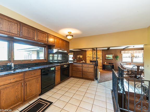 5th image of 4621 N Redwood Dr