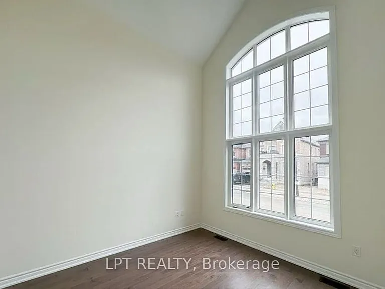 33 Fair Winds Ln — Photo 2