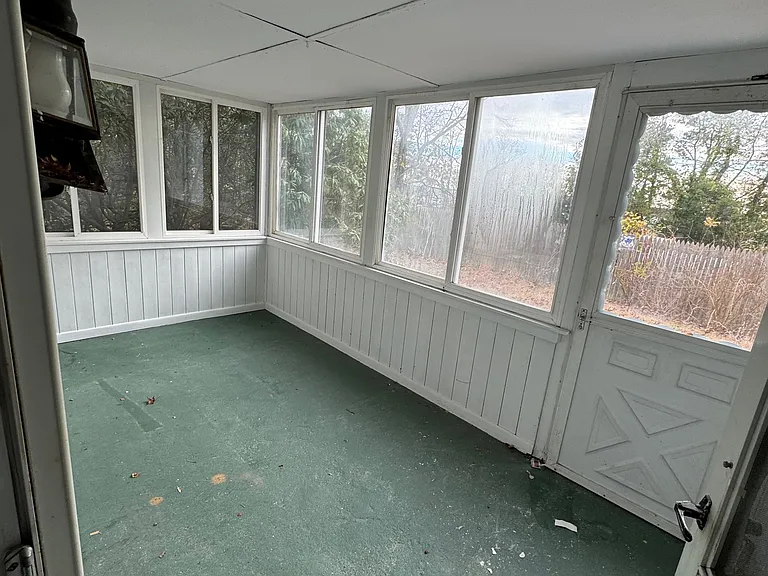 Hillover Rd E — Photo 13