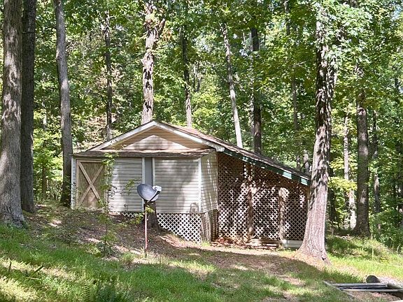 3rd image of 839 Wooten Rd