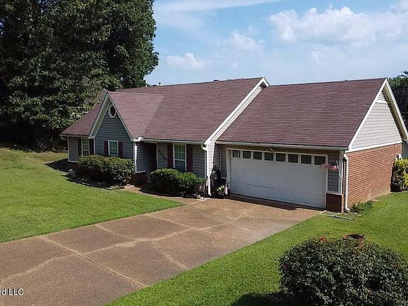 3rd image of 6850 Hickory Crest Dr
