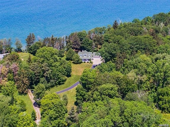 5th image of 3138 Lake Shore Dr E
