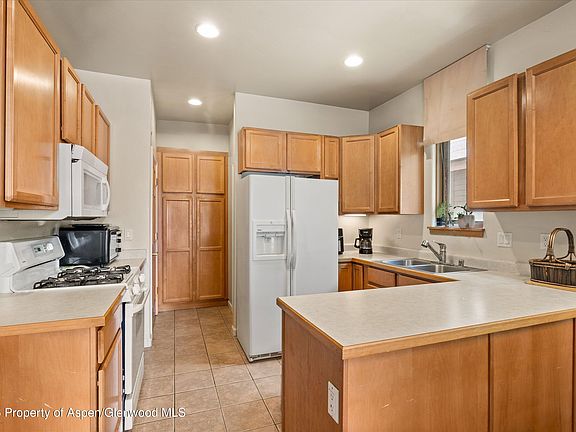 5th image of 265 Southside Dr