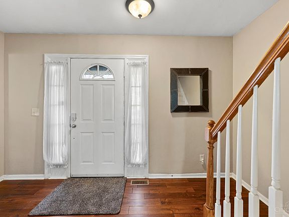 4th image of 9720 Cedar Knoll Dr