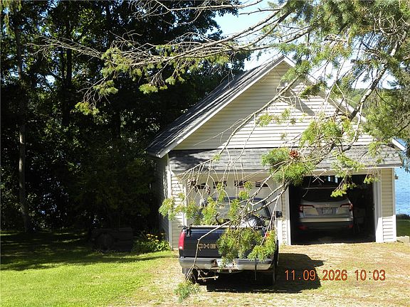 2nd image of 4111 E Waneta Lake Rd