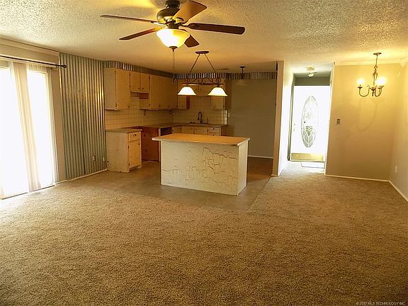 4th image of 224 Wallace Ave
