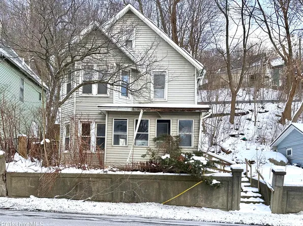 454 W Main St, North Adams, MA 01247