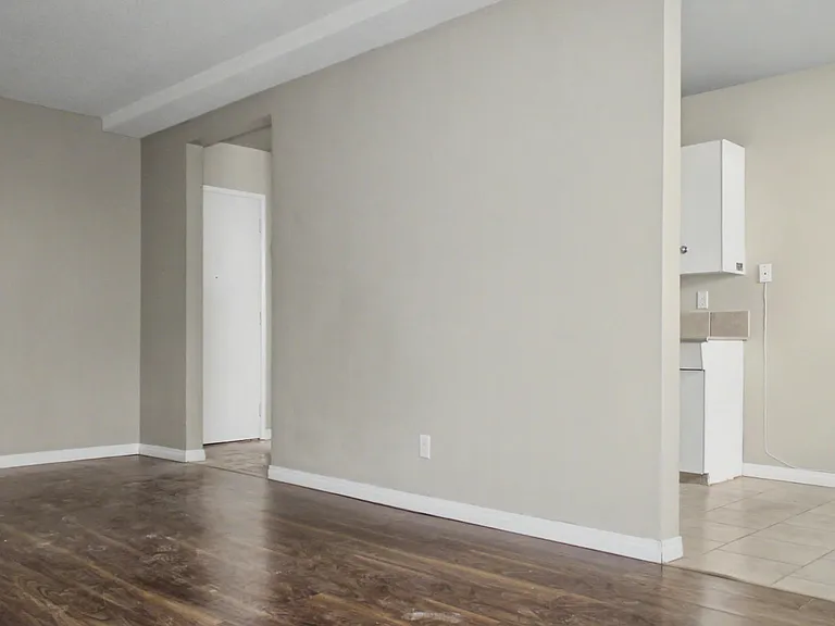 10224 122nd St NW — Photo 15