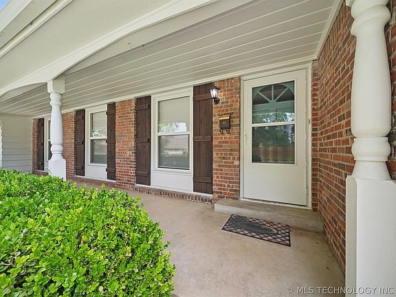 3rd image of 5809 S Kingston Ave
