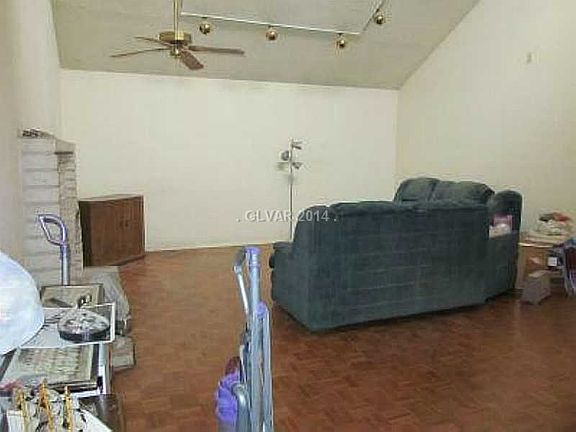 4th image of 5111 Tennis Court St E