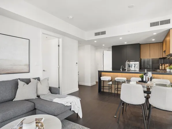 6608 Sussex Ave #2004, Burnaby, BC V5H 3C6