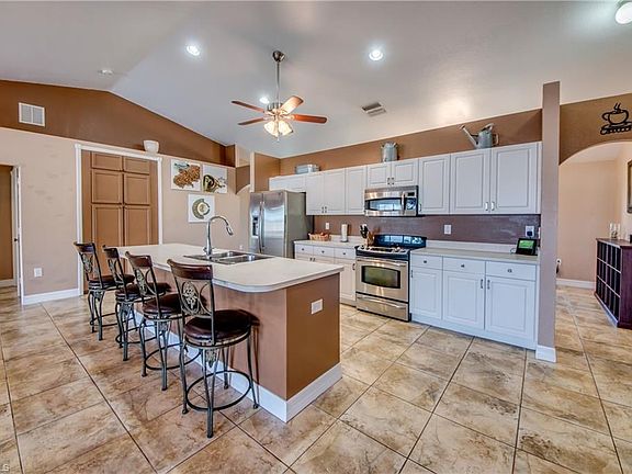 Handy built in pantry area to left of kitchen