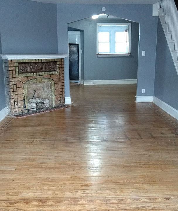 1st image of 1823 72nd Ave