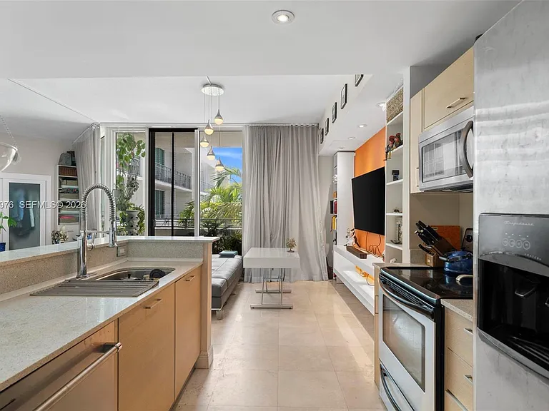 350 NE 24th St #703 — Photo 2