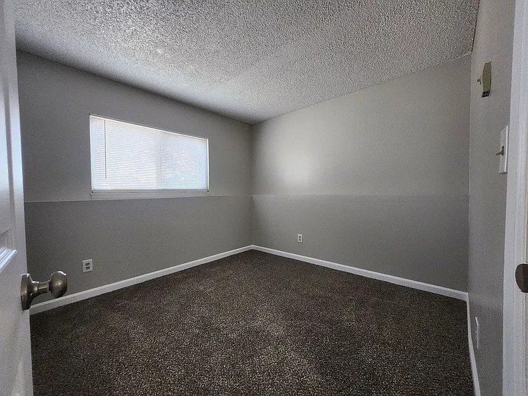 2922 Straus Ln #B — Photo 19
