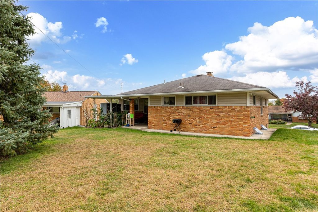 263 Robinhood Rd, Pittsburgh, PA - View 3