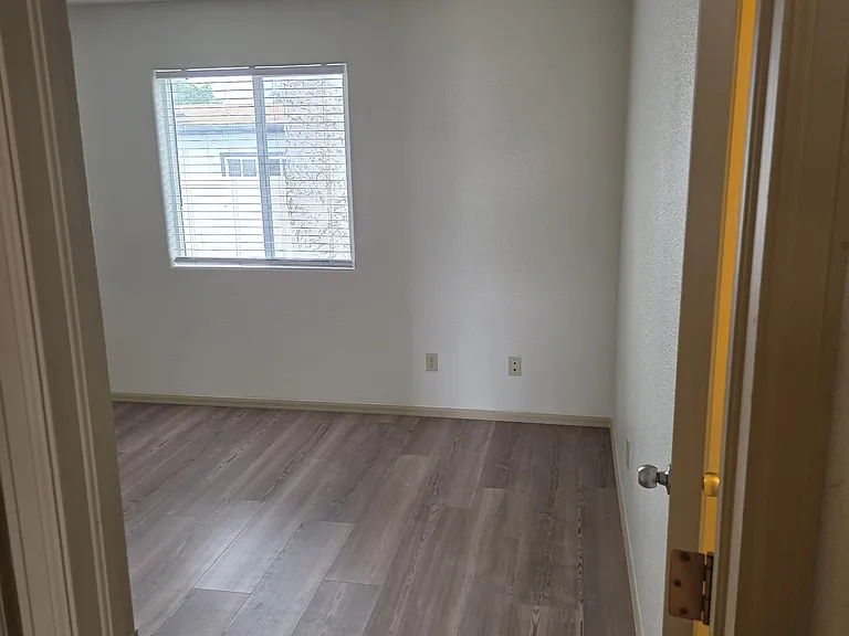 443 Pear Ln — Photo 11