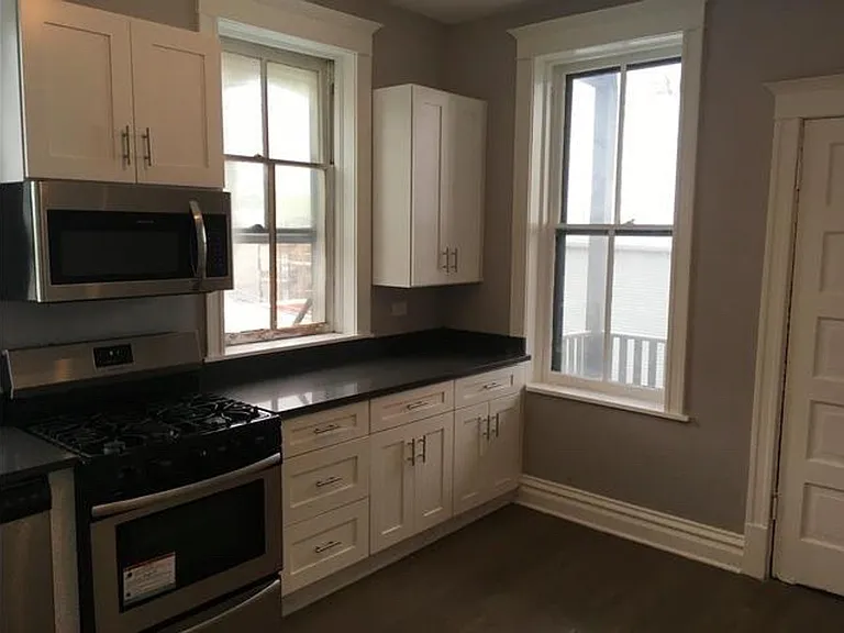 1503 W George St — Photo 3