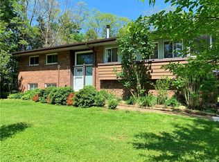9405 Versailles Rd, Angola, NY 14006
