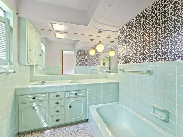 1605 Arapaho Ave, Springdale, AR 72764