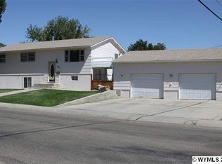 805 Swanton Ave, Casper, WY 82609