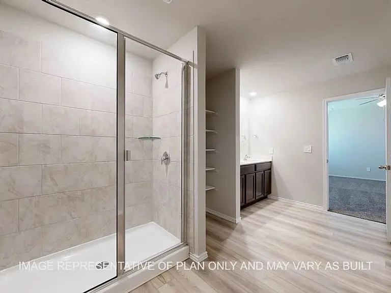 1160 Oxford Ln — Photo 15