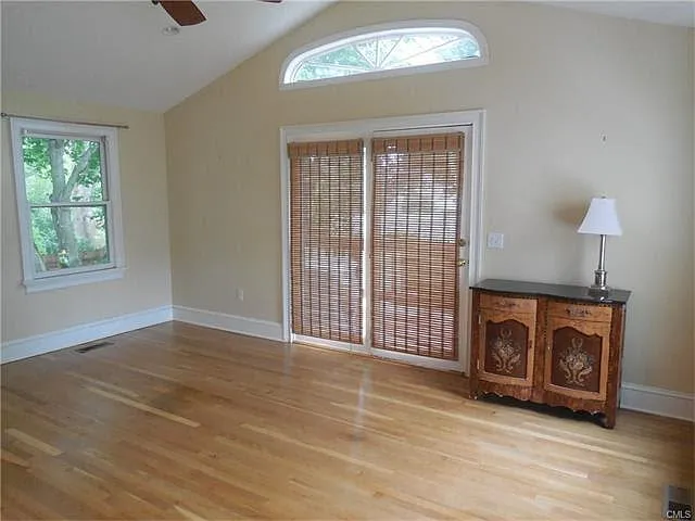 209 Hunyadi Ave — Photo 6