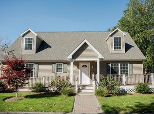 20 Atlas St, Fairhaven, MA 02719