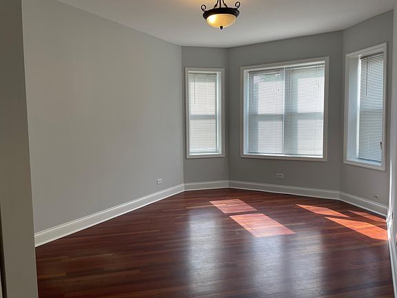 4th image of 3215 1/2 N Francisco Ave Unit 3E