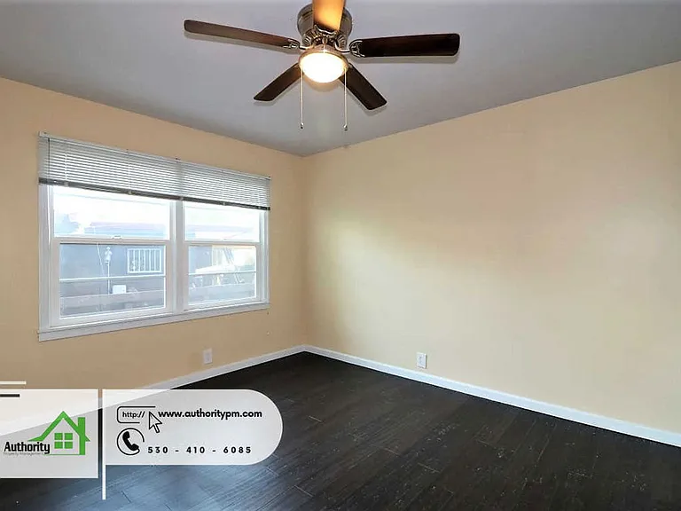 875 Lakeview Dr — Photo 24