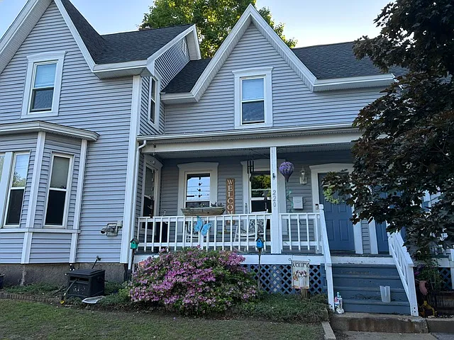 220 Young St #2 — Photo 1
