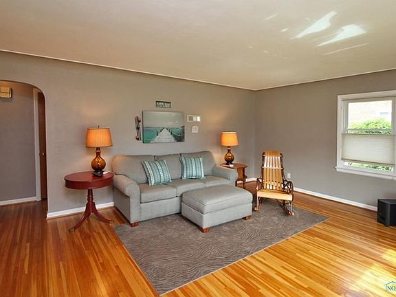 3rd image of 2649 Strauss Ave