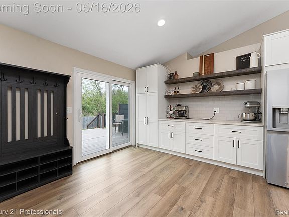 3rd image of 1203 Eason Rd