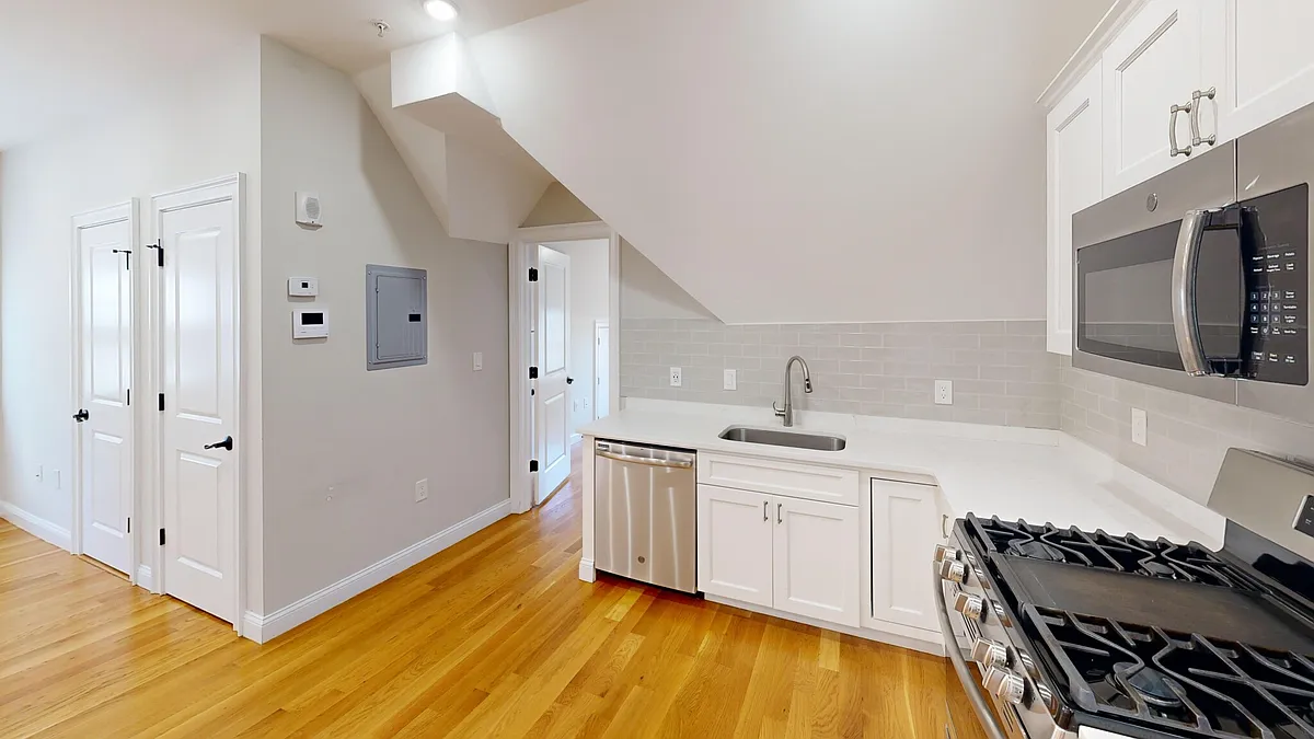 Building Photo - 60 Gordon St #3A