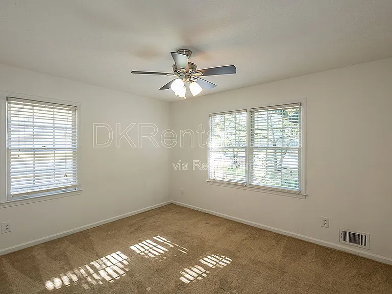 120 Burnett Way — Photo 7