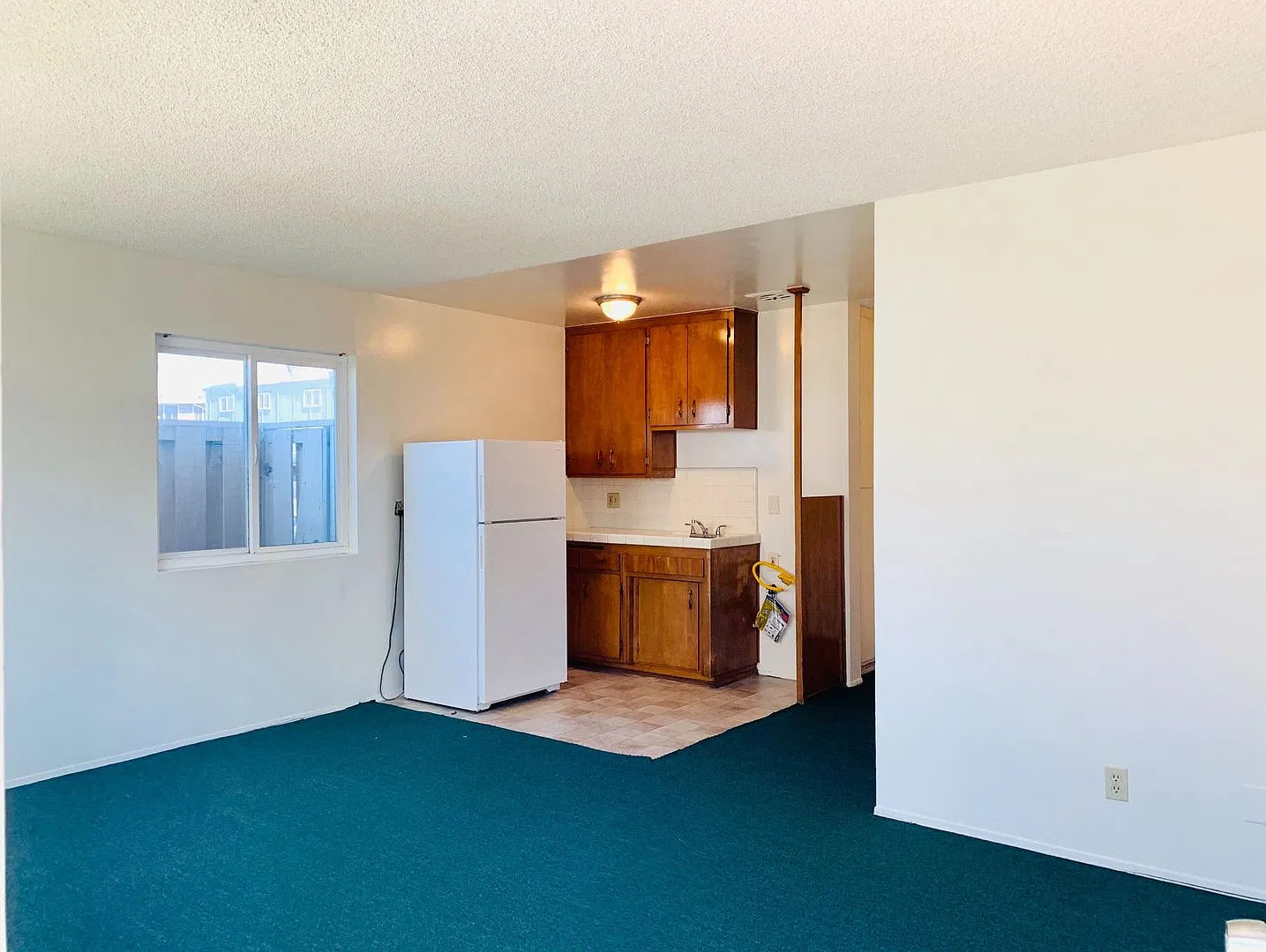 Live in Mission Beach Right by the Water! 2BD/1BA Apartment w/ Parking - Only $2,495/mo! — Photo 4