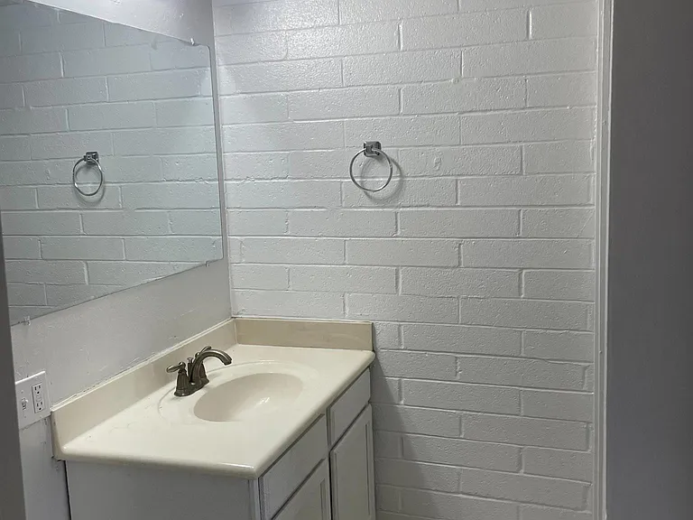 436 N Hl #G — Photo 6