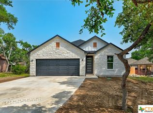 8 Flaming Cliff Rd, Wimberley, TX 78676