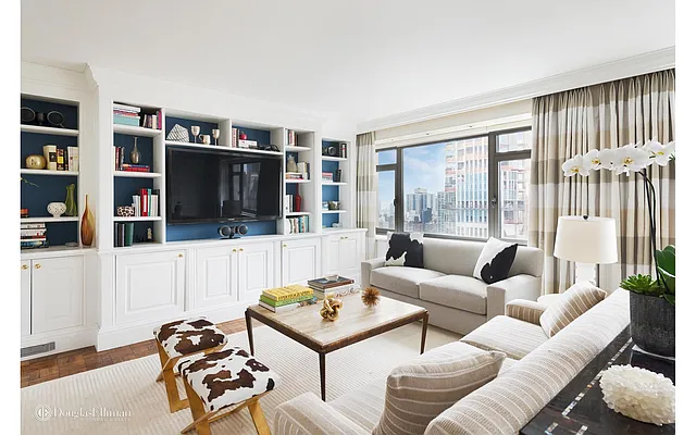 Sold by Douglas Elliman | media 21