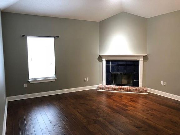 4th image of 2035 Golfview Dr