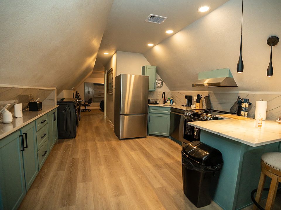 1st image of 427 Rice Ave