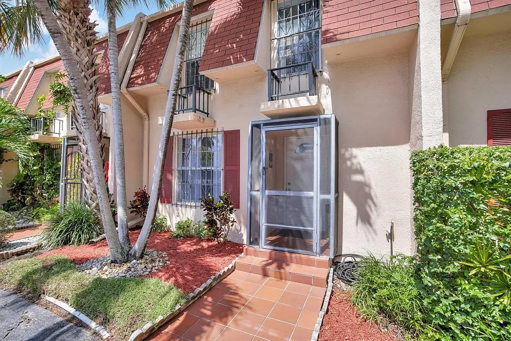 3 bed, 2.5 bath, 1750 sqft, $3,000 — Photo 4