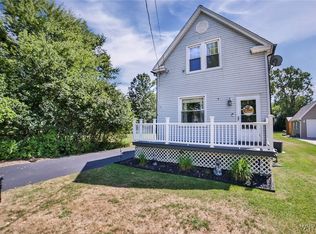 1496 Cox Rd, Grand Island, NY 14072