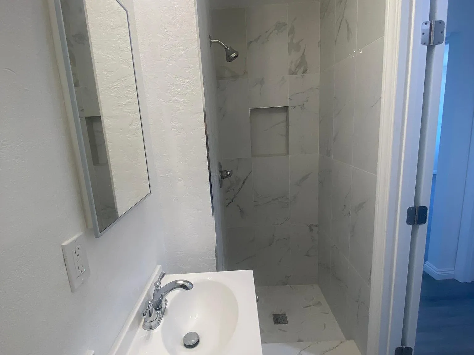 3 bed, 1050 sqft, $2,500 — Photo 4