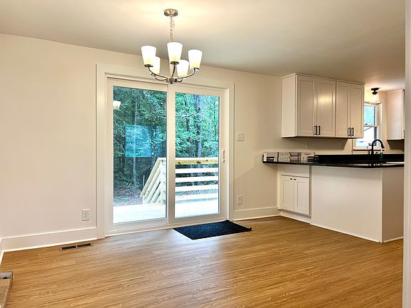 5th image of 179 New Beach Rd