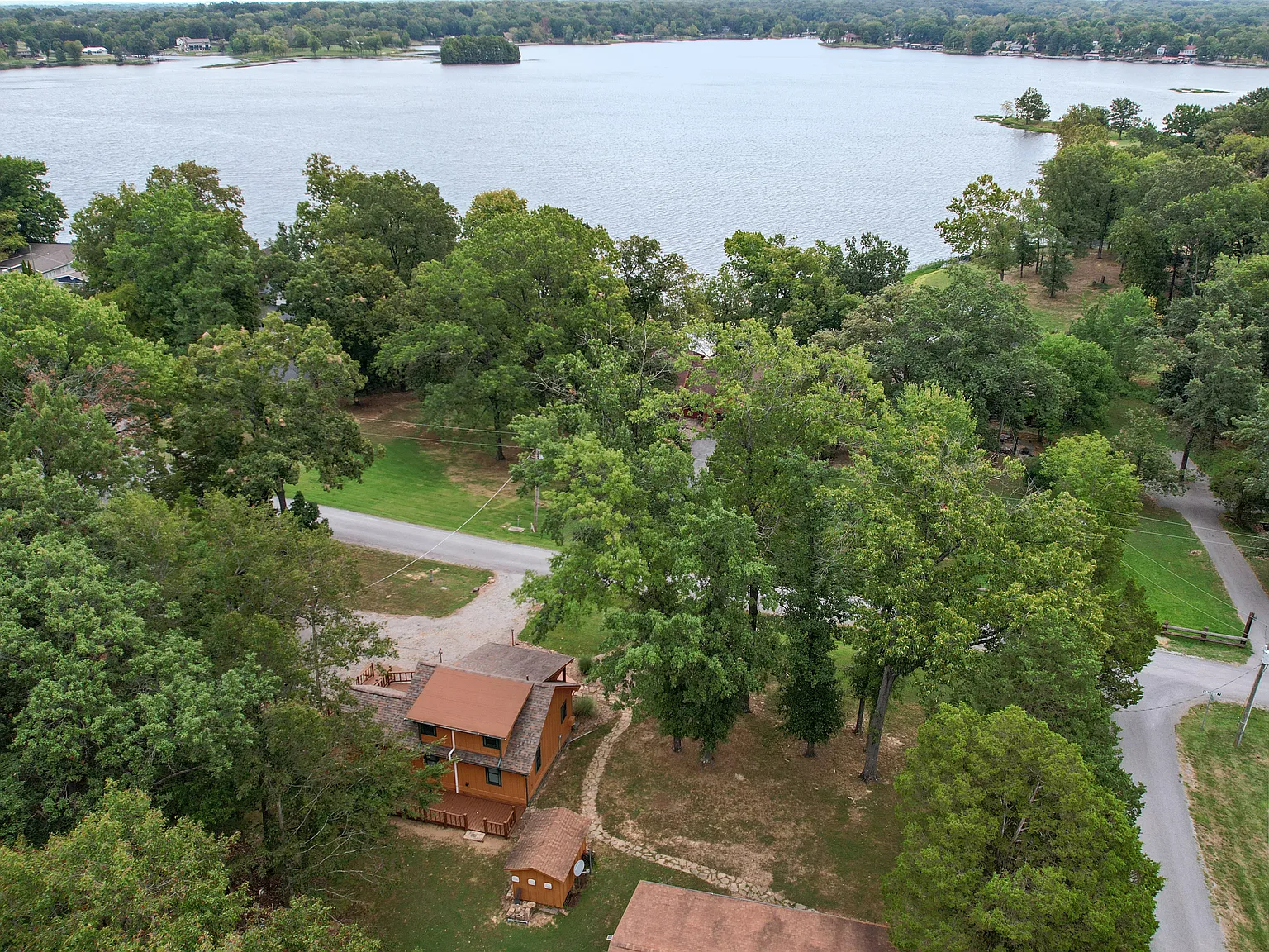 673 Crestwood Drive — Photo 3