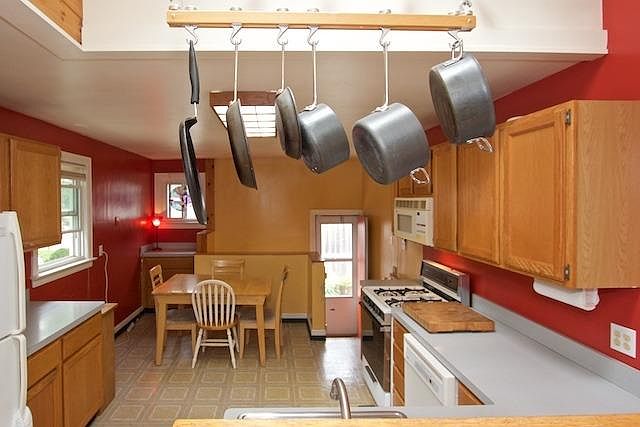 1st image of 2450 Merrill Ave