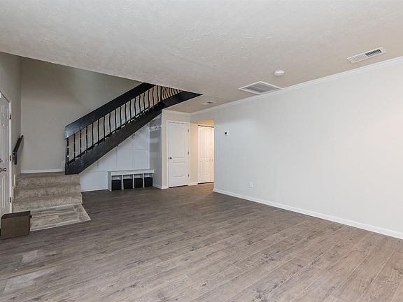 4th image of 3441 Laredo Dr Unit 25